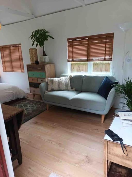 River Cabin Retreat เชพเพอร์ตัน ภายนอก รูปภาพ